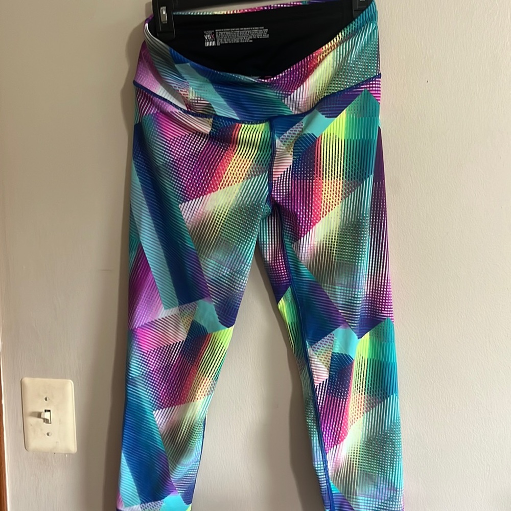 Victoria Secret VSX Sport KNOCKOUT Capri Pants medium rainbow blue purple PINK
